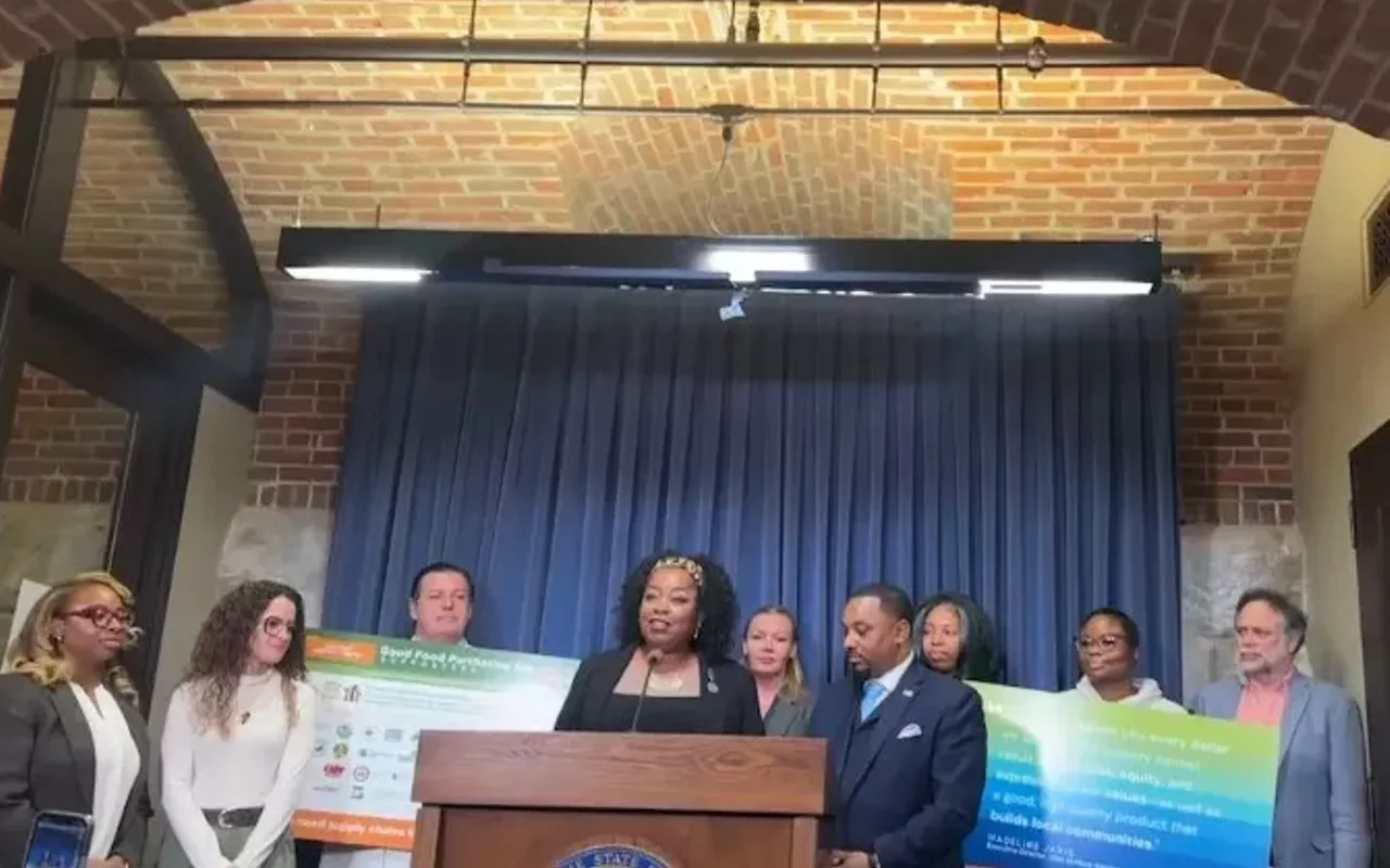 Image: Illinois scrambles to boost locally produced farm products after Trump’s funding freeze