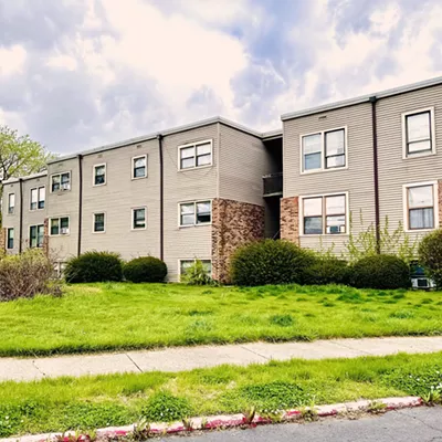 Image: Lights out for Olde Towne Apartments